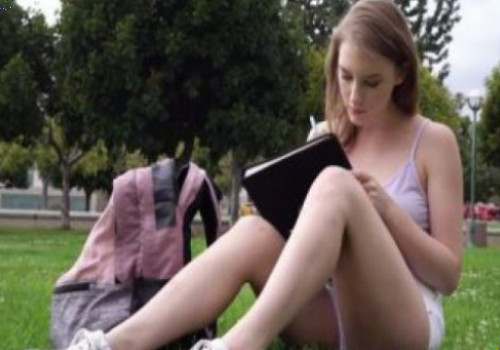 Anh thợ điện cực phẩm được húp cô em teen sinh viên nóng bỏng