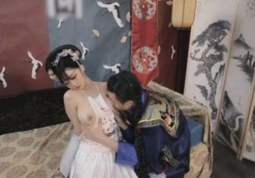 Câu chuyện nàng thơ nóng bỏng trong hậu cung cổ trang