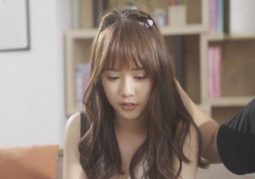 Gái teen mới lớn trông thật ngây thơ